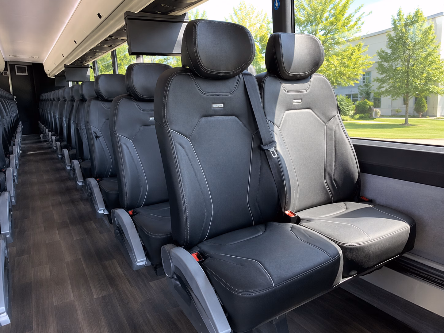 college football charter buses from gallatin to knoxville lexington and beyond