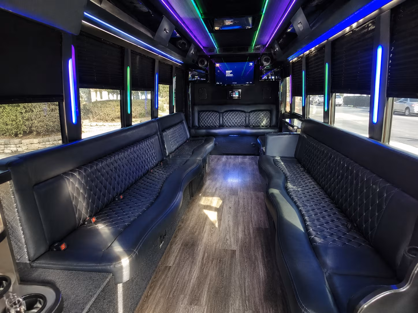 gallatin 15 passenger party bus interior