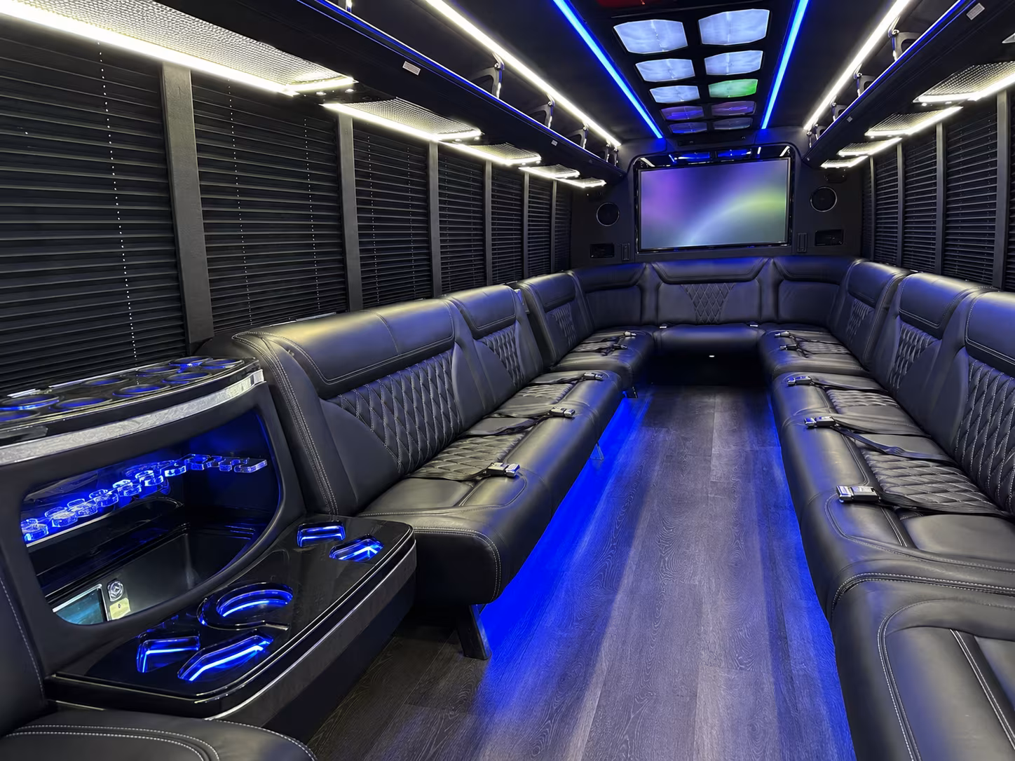 gallatin 20 passenger party bus inside