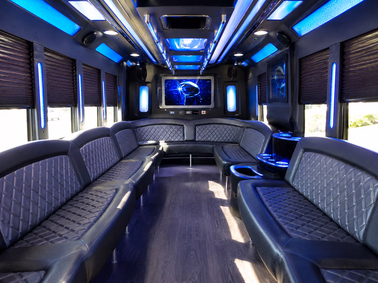 gallatin 28 passenger party bus inside