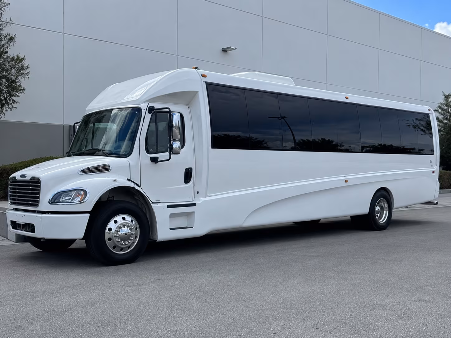 gallatin party bus