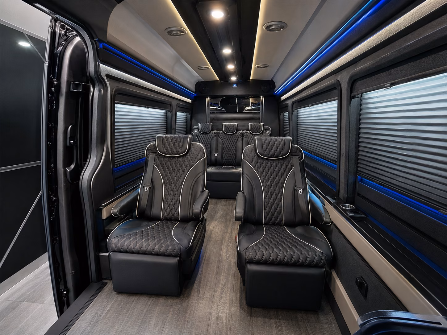 if you re flying during a nashville peak weekend book your gallatin bus early