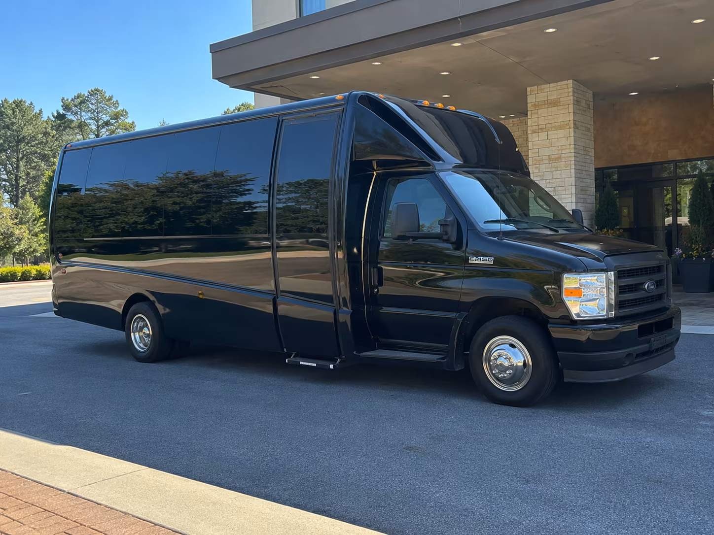nashville group transportation to concerts in nashville